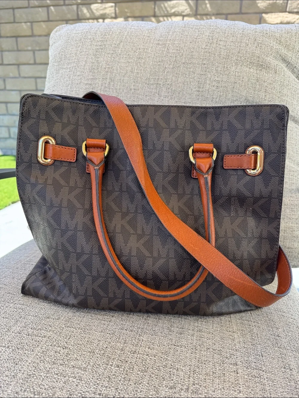 Michael Kors Hamilton Large Traveler Tote Bag Monogram Brown